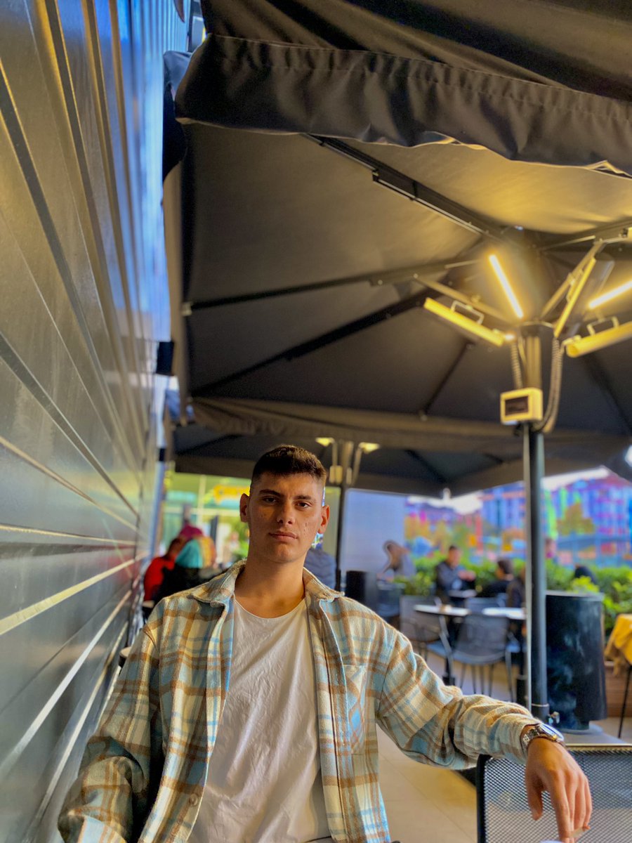 Saçlarımı kestirdikten sonra motive olduğum tek foto