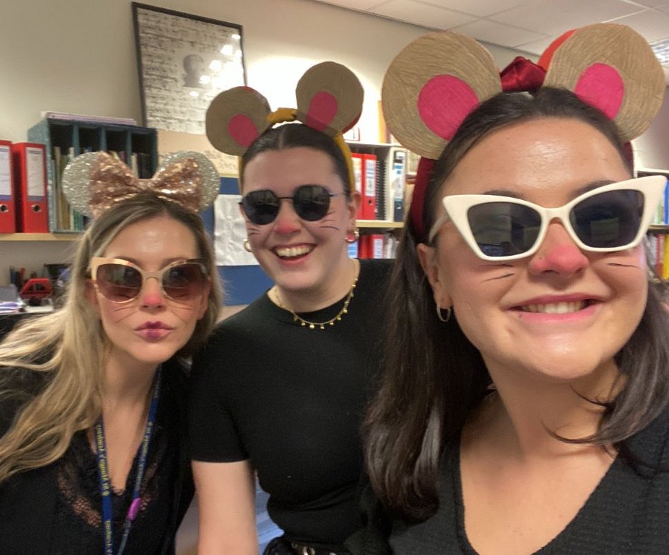 StMungosFoPA's tweet photo. @StMungosFoPA were in the Halloween 🎃 spirit today @MissVoute @Miss_Carrollmus @MissP_Drama were the 3 blind 🐭 #HappyHalloween @StMungosAcademy https://t.co/15WsbJ5goQ