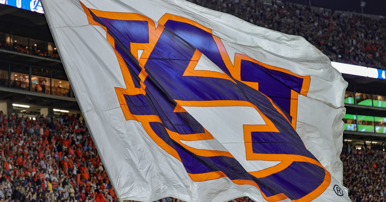Auburn offered their vacant athletic director position to Arkansas' Hunter Yuracheck before hiring Mississippi State's John Cohen, per @gwenmoritz. Story: on3.com/college/auburn…