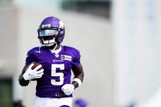Titanssz's tweet photo. TRADE: We have completed a trade for WR Jalen Reagor: https://t.co/XGa6lg4tcs

Jon Robinson: “We think Jalen will fit right in with our WR group, as he’s not really very good at catching the ball.” https://t.co/dCvm1Qek1Z