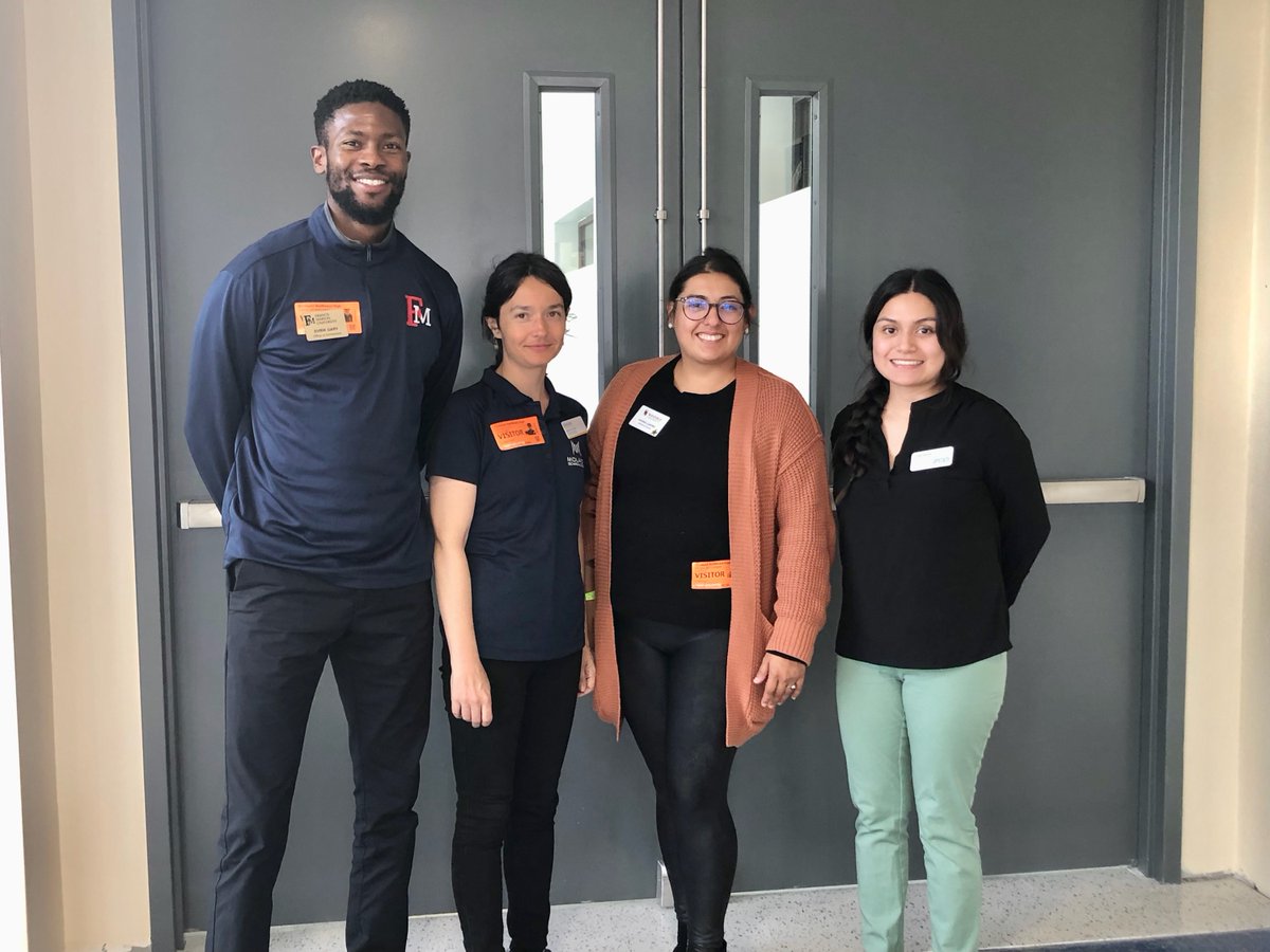 RNECollegeCtr's tweet photo. Presenting our Shining College and University Admissions Stars who provided support for our students @RNECavaliers College Application Day @AllenUniv @USCUpstate @CokerUniversity @MidlandsTech @francismarionu @winthropu! Thank you! @SCCANGO #CAMSC2022 https://t.co/dKeDoIKY6T