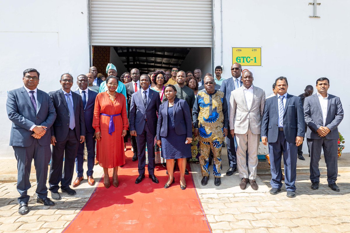 DogbeVictoire's tweet photo. Je salue la vision du PR @FEGnassingbe . En partenariat avec le secteur privé, la transformation économique de notre pays passe par le développement des secteurs porteurs. Ce sont de belles opportunités à saisir par les jeunes pour leur insertion professionnelle. https://t.co/UpJwYXnk1e