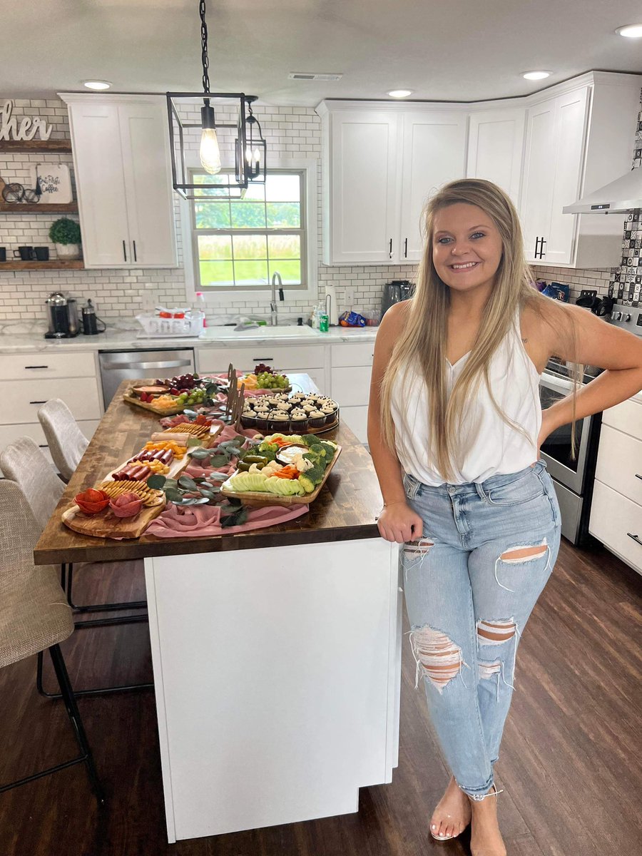 Beautiful girl, you can do hard things. 💓