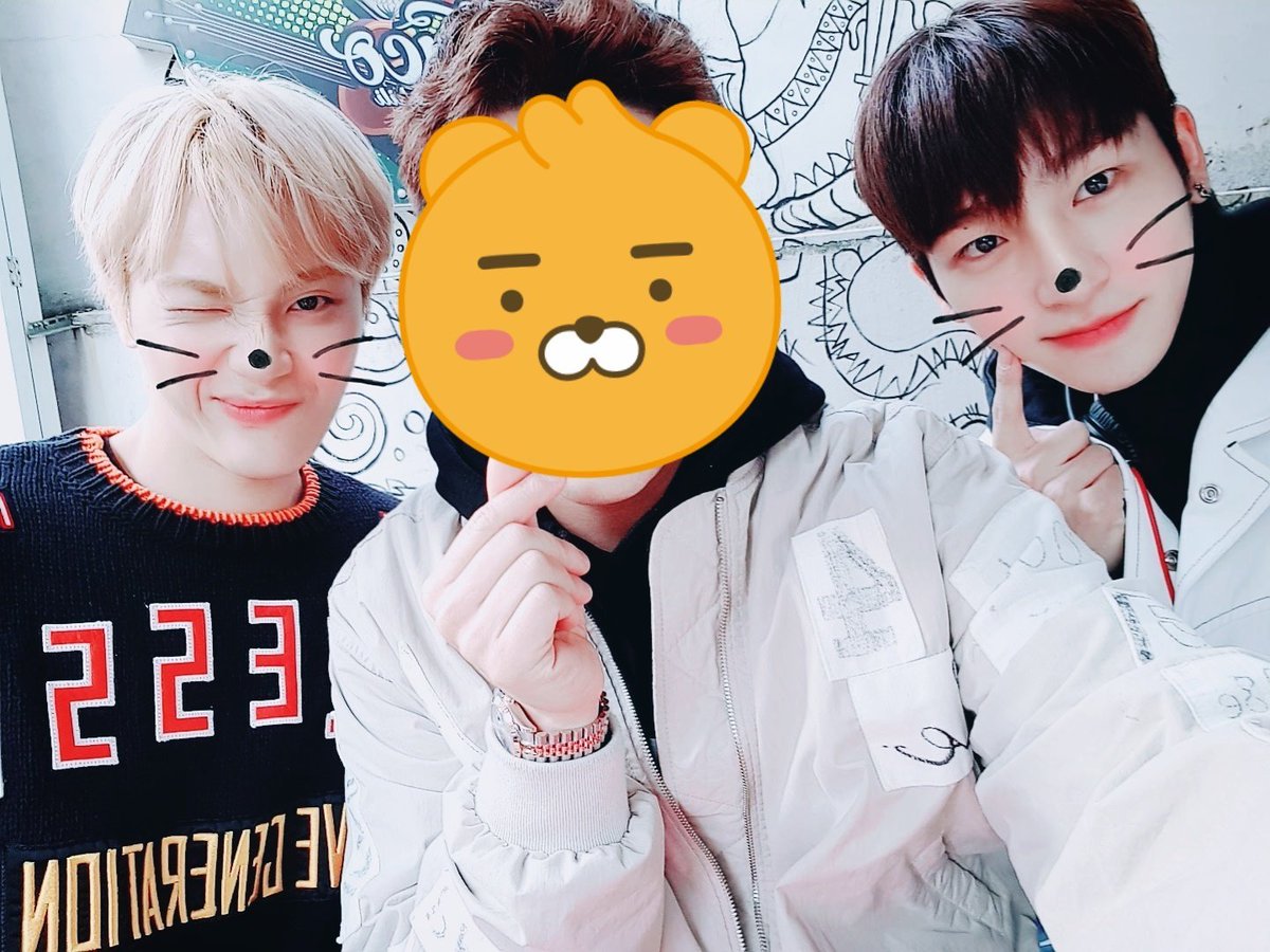 up_devilz's tweet photo. 𝙼i corazón me guía hasta el #𝚑𝚊ll𖦹𝐰een͟ฅ·𝑡im𝚎 donde llevo a mi querido anime boy a demostrar que siempre seremos los favoritos de este ⁦⁦⁦#𝚋l𝕠o𝚍y気味な𝑝ar𝘵y porque le hacemos ojitos al CEO 𝑐herry. 

𝕠rangeade ⁺˳ ༚ ☼ #𝙰rkady🍊 https://t.co/CZOjmicYar