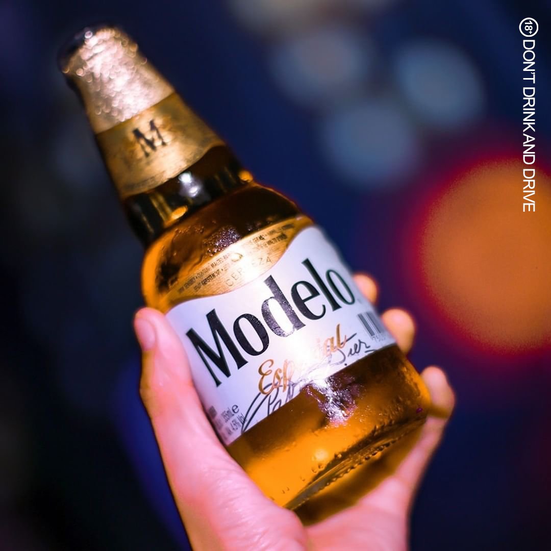 ModeloBeerTT's tweet photo. We heard you needed a "pick-me-up" to take care of those Monday blues…we hope this helps🤞🏽
#ModeloBeerTT #Modelo #ModeloEspecial #Flavourful #Crisp #ModeloNegra #ModeloLifestyle #Cervesa #CervesaModelo #SpecialMoments #Mexico #TrinidadandTobago #Beer #Beerlover https://t.co/v7HU1hLhXc