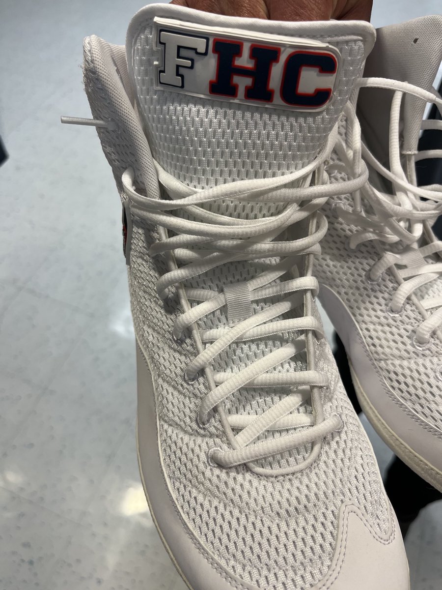 Harris_Mgmt's tweet photo. LOVE this #FHCPride on the @FhcGwrestling @FHCWrestling1 Coaches Shoes!! https://t.co/NyfnWaujnF