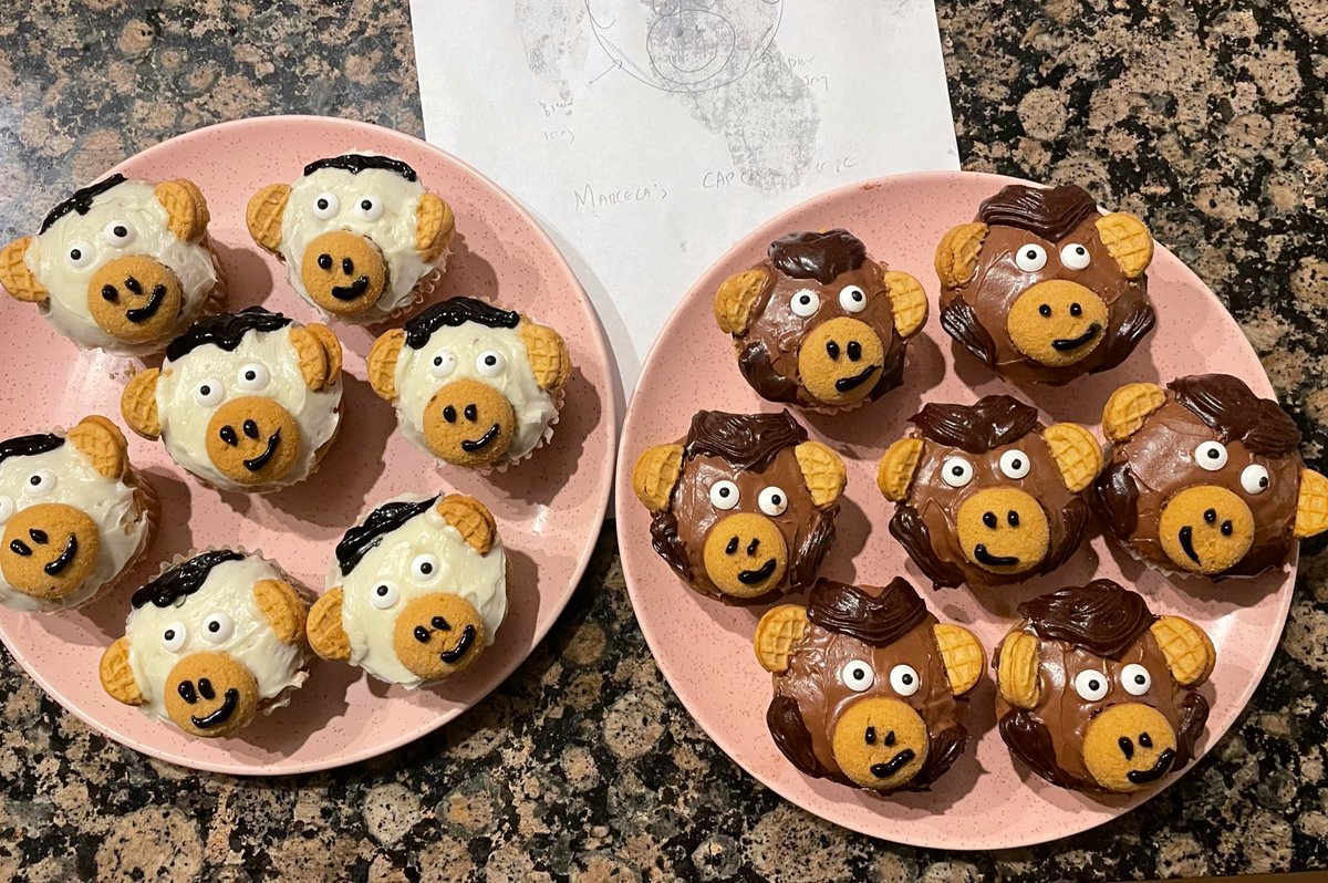 Dr. Marcela E. Benítez 🏳️🌈 (@mebenitez85) on Twitter photo When you have lab meeting on Halloween 🎃 🙊 <a href="/SocapLab/">SoCAP Lab</a> <a href="/AnthroEmory/">Anthropology at Emory University</a> @EloLonsdorf @atlas_spencer_t <a href="/NicFurgala/">Nicole Furgala</a> <a href="/bre___myers/">Bre</a> <a href="/libsthoughts/">L</a> When you have lab meeting on Halloween 🎃 🙊 <a href="/SocapLab/">SoCAP Lab</a> <a href="/AnthroEmory/">Anthropology at Emory University</a> @EloLonsdorf @atlas_spencer_t <a href="/NicFurgala/">Nicole Furgala</a> <a href="/bre___myers/">Bre</a> <a href="/libsthoughts/">L</a>