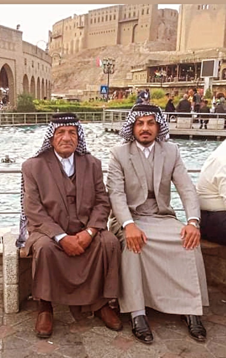 مع والدي
الشيخ قحطان سعيد منصور السماوي 
شيخ قبيلة خفاجة .