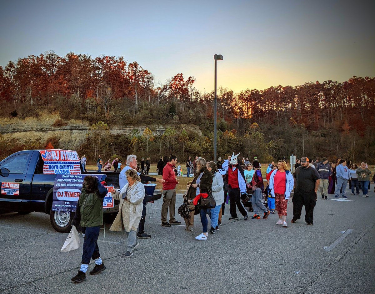 JAGkyBCHS's tweet photo. Happy Halloween! 🎃
We had such a great time at Trunk or Treat on 10/27, and we appreciate all the support you all gave us! We hope you have a safe and happy holiday! https://t.co/t3COV7o27e