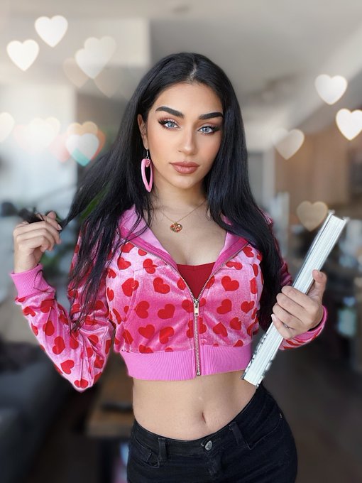 i&rsquo;m not killing people, i&rsquo;m killing boys 👸🏻💕 https://t.co/cdiBxjj7Rm