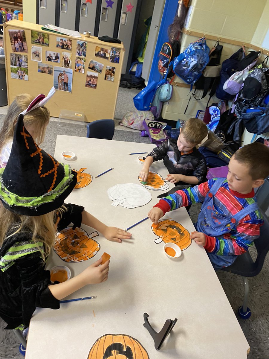 More Halloween 🎃 fun!
<a href="/KDollemont/">Krista Dollemont</a> <a href="/pasadenaelem/">Pasadena Elementary</a>