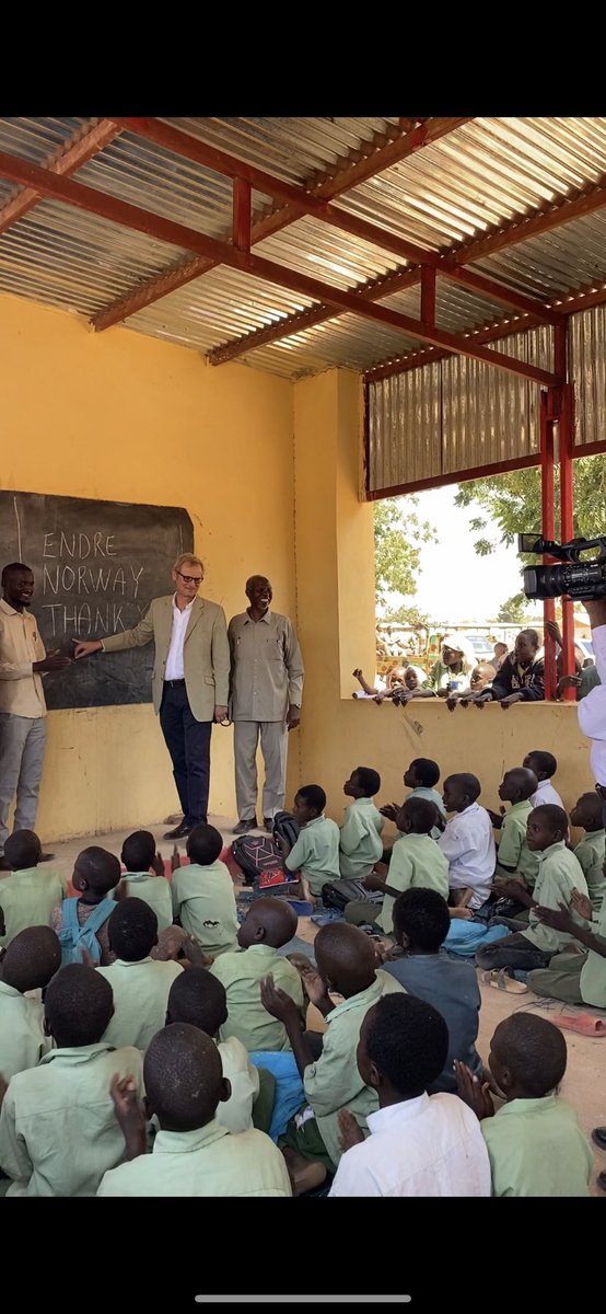 NorwayInSudan's tweet photo. Very meaningful to sign #SafeSchoolDeclaration in al-Geneina, West Dar Fur. Happy that two schools were re-opened today following the workshop, after army moved out. https://t.co/vlLPat1hoC