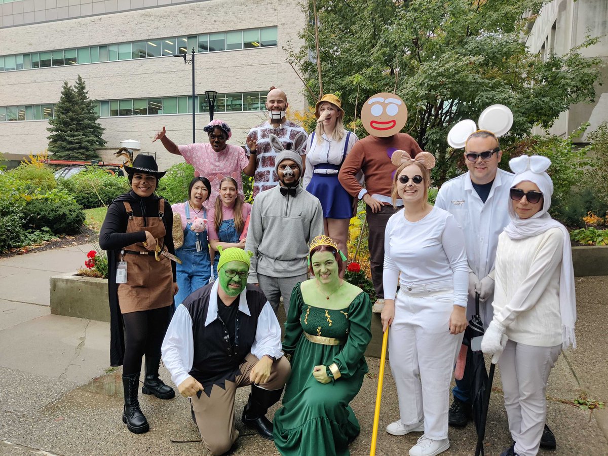 HaleyZubyk's tweet photo. 2022 Halloween costume winners! 🎃 @gerryiidr https://t.co/47Yf5p0qQC