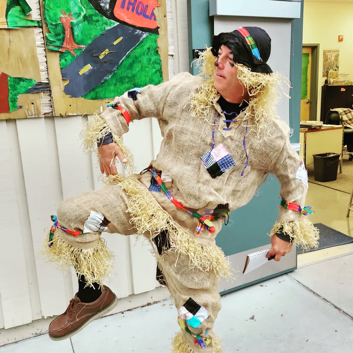 HallMiddle's tweet photo. Happy HALL-o-Ween! #wearelcmsd #hallmiddle #Halloween https://t.co/yZHi8EyQmn