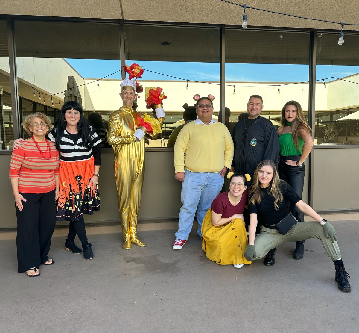 Happy Halloween from JMS! 🎃👻

#HappyHalloween #SDSUJMS #Costumes #SDSUJournalism #WeAreStorytellers #Halloween2022