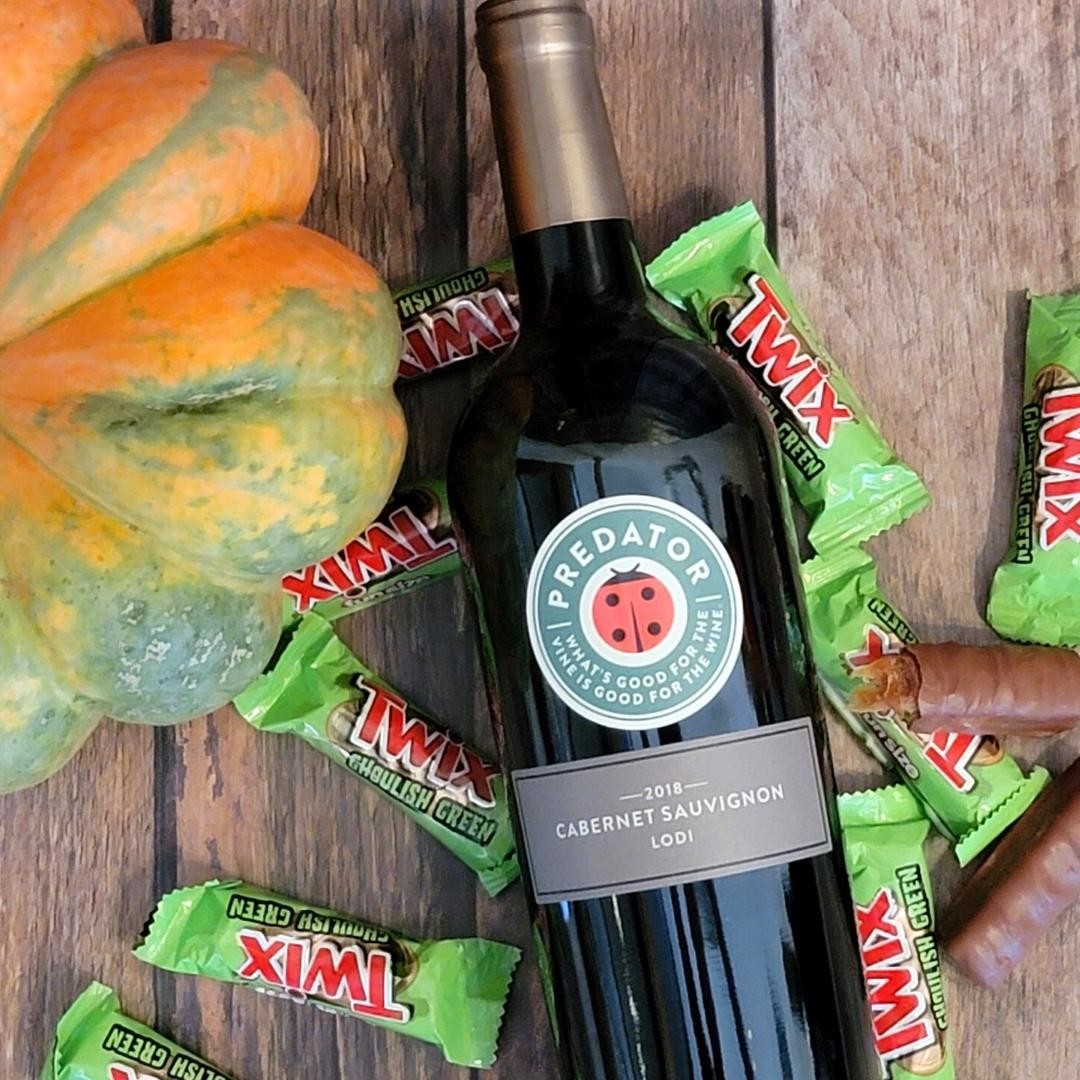 PredatorWines's tweet photo. Trick-or-Treat! Check out these Halloween candy  &amp; Predator pairings

🐞Six Spot Red Wine + Reese's Peanut Butter Cups
🐞"Loveliness" Sauvignon Blanc + Skittles
🐞Old Vine Zinfandel + Maple Chocolate Caramel Pretzels
🐞Cabernet Sauvignon + Twix

What's your favorite? https://t.co/9N4UVuElD3