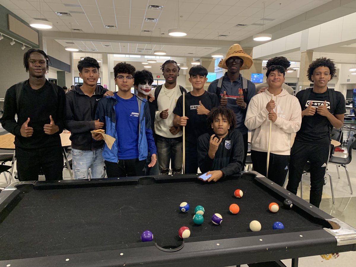 MoCoRec's tweet photo. 50 teens from @SenecaValleyHS joined #MoCoRec today as we launched our #RecZone program. 

One teen said, “We need this in our community, I’m glad Rec Zone is here.” Teens enjoyed connecting with staff, playing table and video games, Halloween cookie decorating, raffles and a DJ. https://t.co/JQjwylNrG0