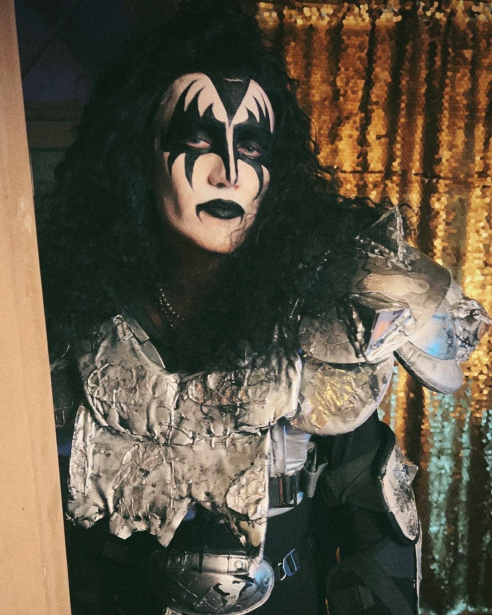 xhuddy's tweet photo. huddys halloween 2022 💋 https://t.co/04iHRzadci
