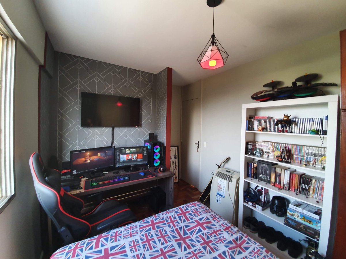 caioloboc's tweet photo. @StoneDYooDa @ballantinesbr @StoneDYooDa  Ainda trabalhando nos detalhes! Logo chegaremos no nível quarto de motel gamer pra curtir tomando um #TrueBallantines https://t.co/U8qVPKLY9b