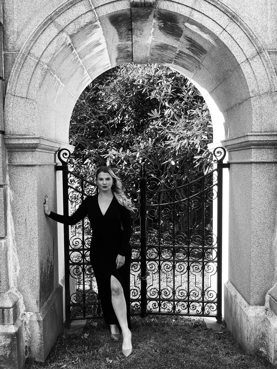 The veil is thin… Happy #Halloween 🕸💀🕷

📸 Catherine Goode
