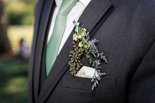 WeddingsAOTW's tweet photo. New interesting idea for wedding boutonniere https://t.co/zsfEoddeZJ
#weddingboutonniere #weddingbuttonhole #buttonhole #boutonniere #groombuttonhole #groomboutonniere #randomweddingfacts #weddingfacts #wedding #weddingsallovertheworld https://t.co/CZ7D5yefPG