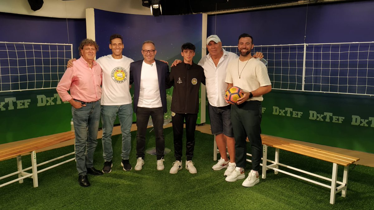 A punt al plató del #DxTEF per repassar les jornades del ⚽ futbol pitiús 
🎙️ <a href="/pacosamuperez/">Paco Pérez Pérez</a> amb <a href="/labichampion/">labi</a> Ernesto Espinosa i Tolo Darder
🥋 Javier Linero, campió del món de taekwondo en modalitat de forma i subcampió en combat en la categoria de 15 anys
🔴22.00h 🔴