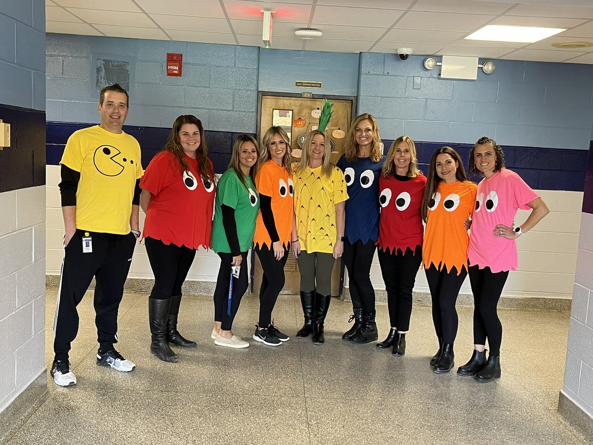 MischTracy's tweet photo. Happy Halloween! What a wonderful day, especially knowing that dressing up in our costumes helped others today!Thank you @cretiao @mtmiche for organizing Fostering for Hope again! We had so much fun! @GayheadWCSD @GayheadPTA @WCSDEmpowers https://t.co/U4GbNubHxn