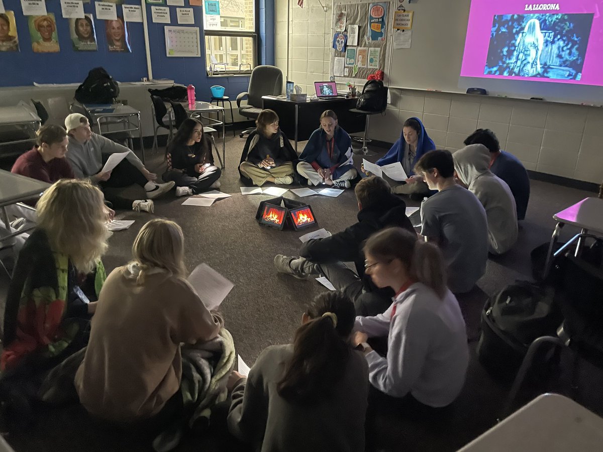 Wanna hear a spooky 👻 story… check out <a href="/KatterElise/">Elise Katter</a> and her Spanish class!  Huddled around a crackling fire with blankets and flashlights they are reading La Llorona in class today!  #BetterTogetherD95 <a href="/ErinDeLuga/">erin</a>