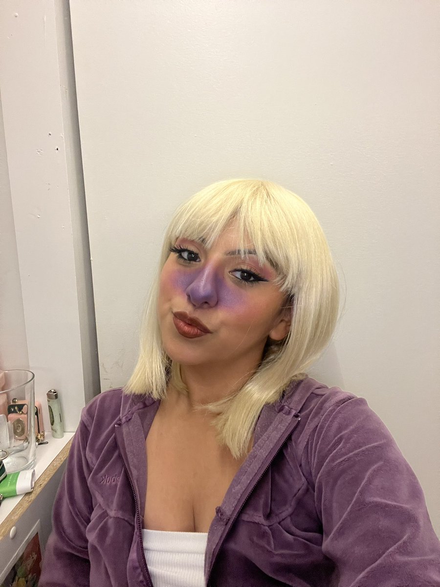 mevxle's tweet photo. Violet, You’re turning VIOLET! https://t.co/WtMK44q7Jb
