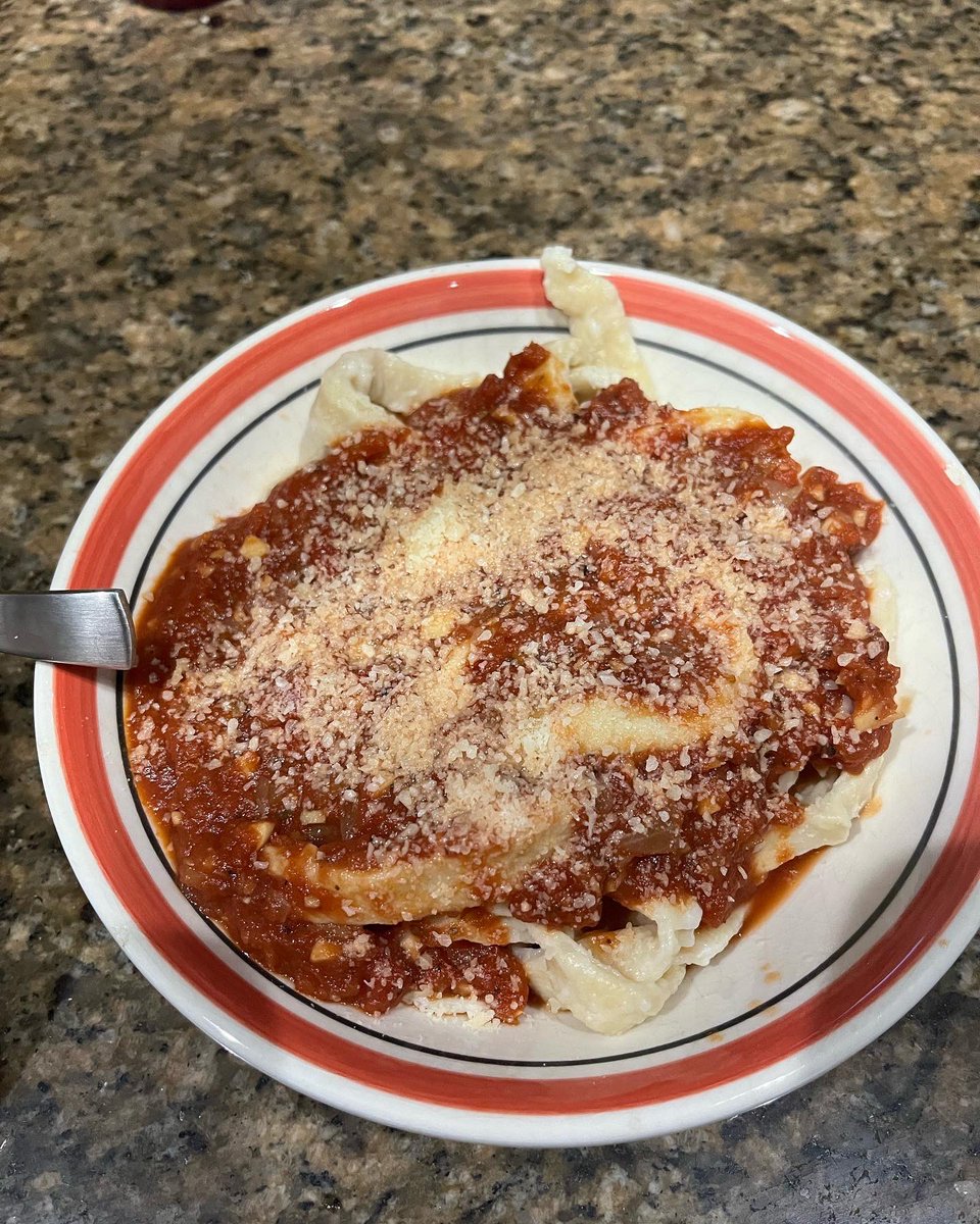 AngiePlayzx's tweet photo. This weekend made everything homemade from scratch: pasta/sauce, a skull bbq chicken pizza & pumpkin pie/crust (pasta and pumpkin pie was first timers) #food #beginner #pasta #pizza #pumpkinpie #scratch #foodfromscratch #homemade https://t.co/UjUixSTFpK