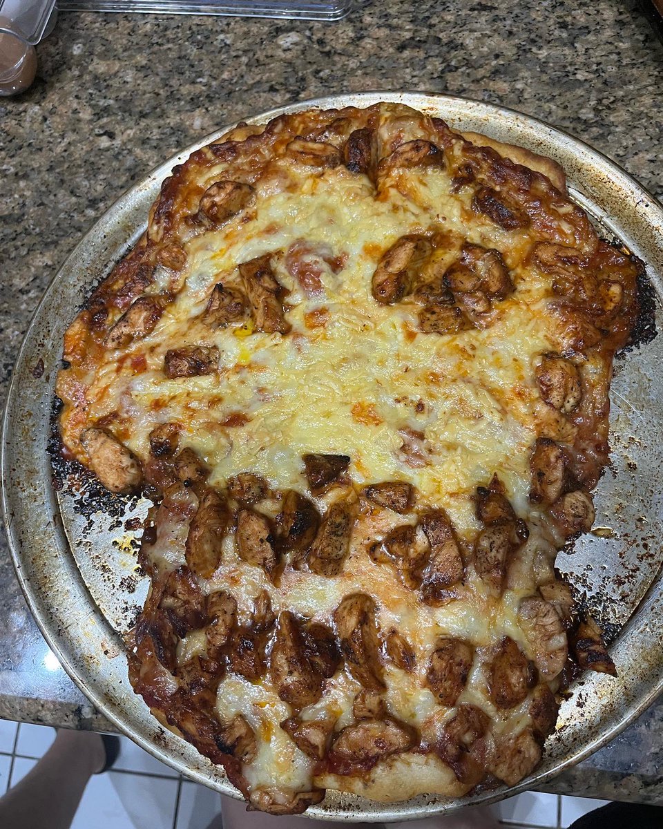 AngiePlayzx's tweet photo. This weekend made everything homemade from scratch: pasta/sauce, a skull bbq chicken pizza & pumpkin pie/crust (pasta and pumpkin pie was first timers) #food #beginner #pasta #pizza #pumpkinpie #scratch #foodfromscratch #homemade https://t.co/UjUixSTFpK