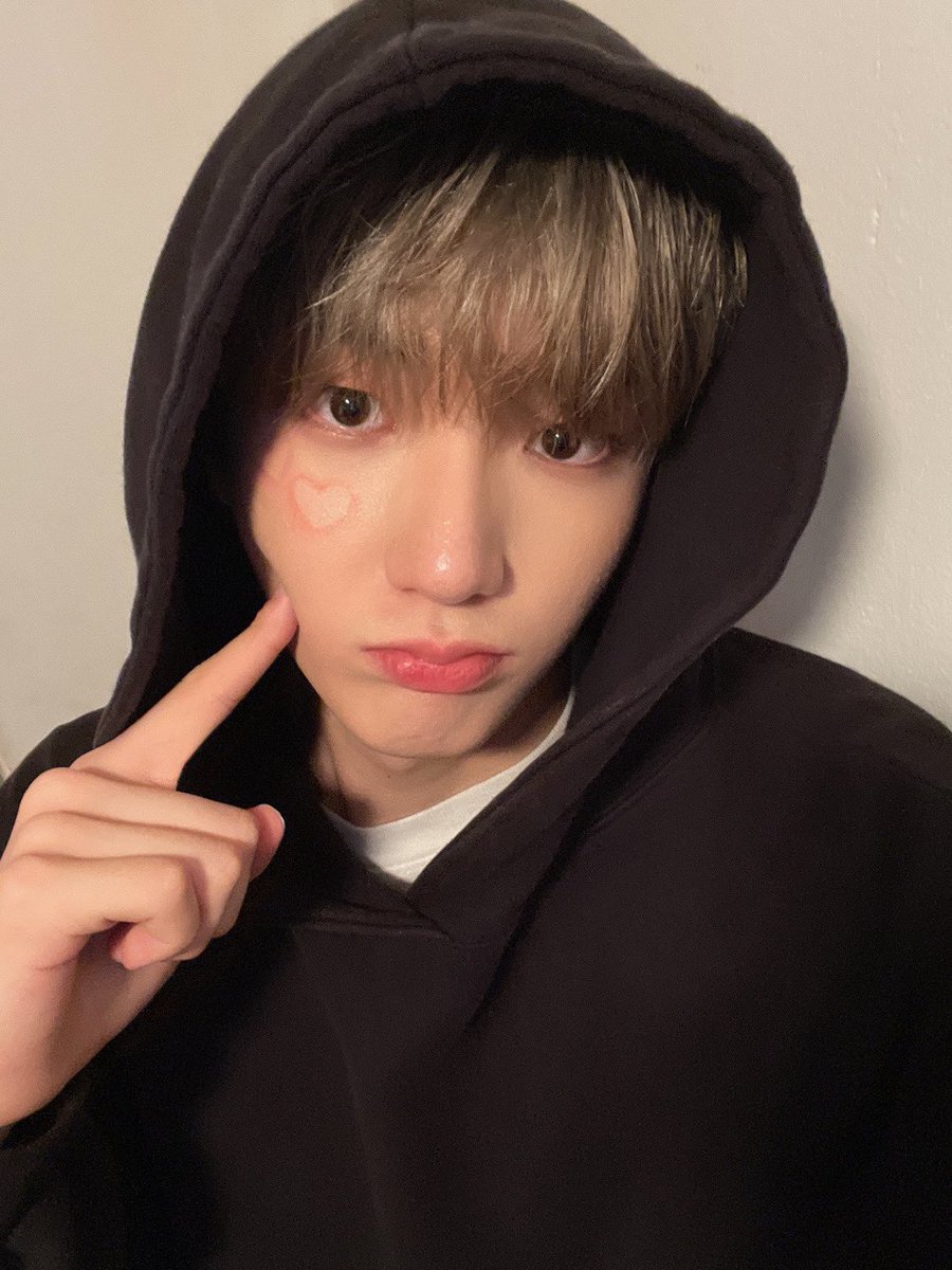 hwon0312's tweet photo. #누구보다_빠른_11월_최애선점 💕🐺 https://t.co/DXrAqJWqoH