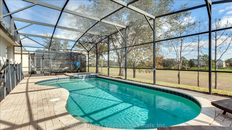 OwnerDirect's tweet photo. 🌴 5 bedroom 5 bathroom 2500 sq ft luxury home, located in famous Windsor Hill Resort, one of best upscale vacation home resort. It’s only 2.5 miles to Disney Theme Park and close to everywhere. It’s the BEST LOCATION! 🍊☀️ https://t.co/aZxwoDNQqV https://t.co/lZGmina44M