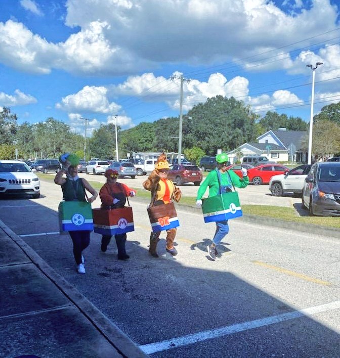 rpk8magnet's tweet photo. Crazy Halloween Shenanigans from none other than... 5th Grade! @alexismpastore @ErinOnTV @SDHCMagnet @mdavidson916 @ndirish72181 #🖤RP #Halloween2022 #MarioCart https://t.co/2peyD28OCX