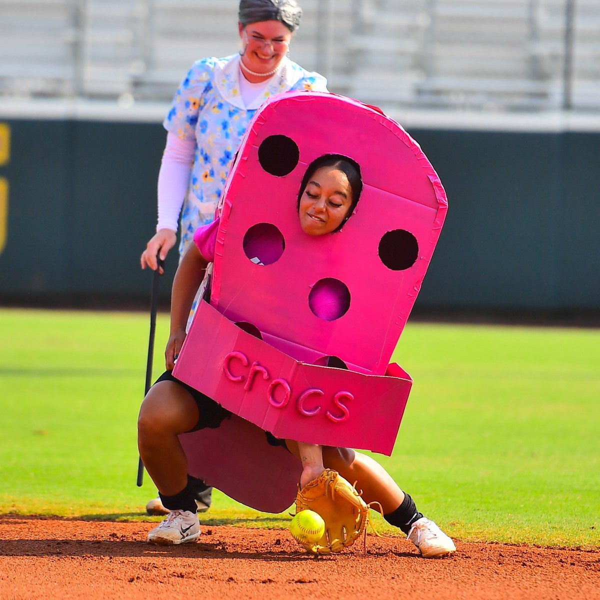 LSUsoftball's tweet photo. 👻Felt spooky, might delete later! https://t.co/JWqgXvaseQ