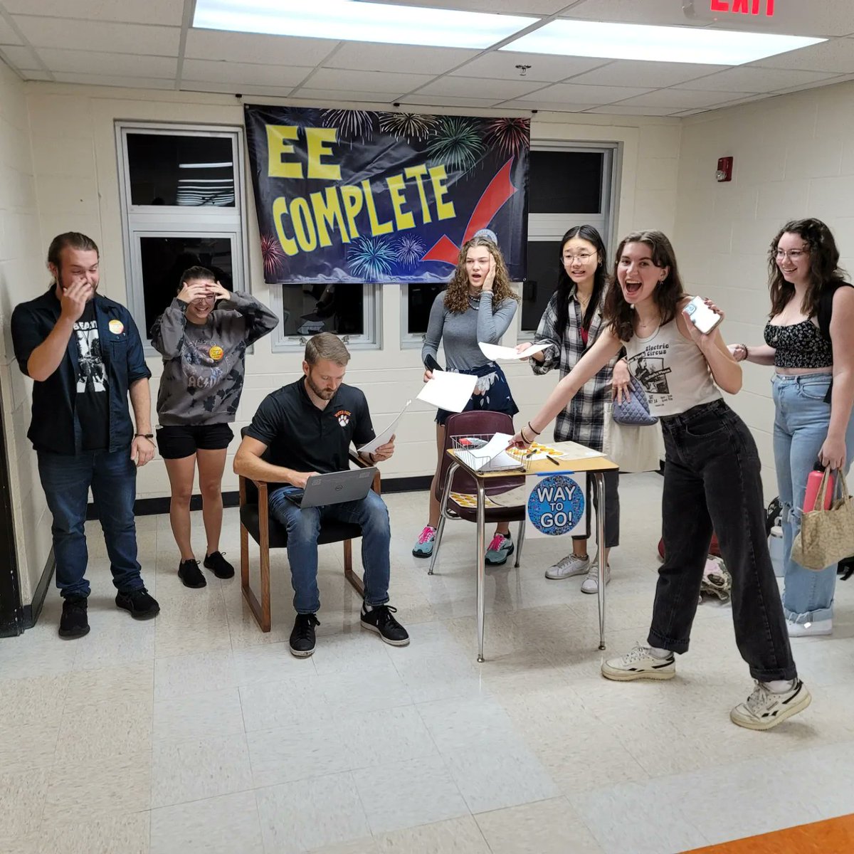 wp_ibdp's tweet photo. That most favorite top 5 day of any IB Senior's year.....your final Extended Essay submission.....congrats WPHS IB Class of 2023! ❤️ 💯  ❤️ 👍 👏 👏 👏 https://t.co/wR6ksxx1X7