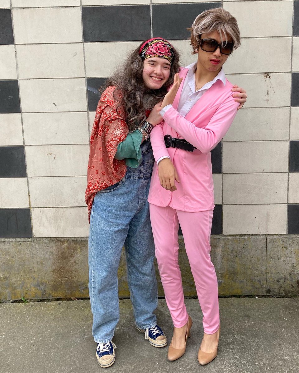 KawaiiRiceBalls's tweet photo. “if anyone’s gonna sit on ryan gosling’s face, it’s gonna be me” - grace hanson @suckitaynrand #graceandfrankie #gracehanson #frankiebergstein #janefonda #lilytomlin #halloween #happyhalloween https://t.co/Qr1rngKG4g