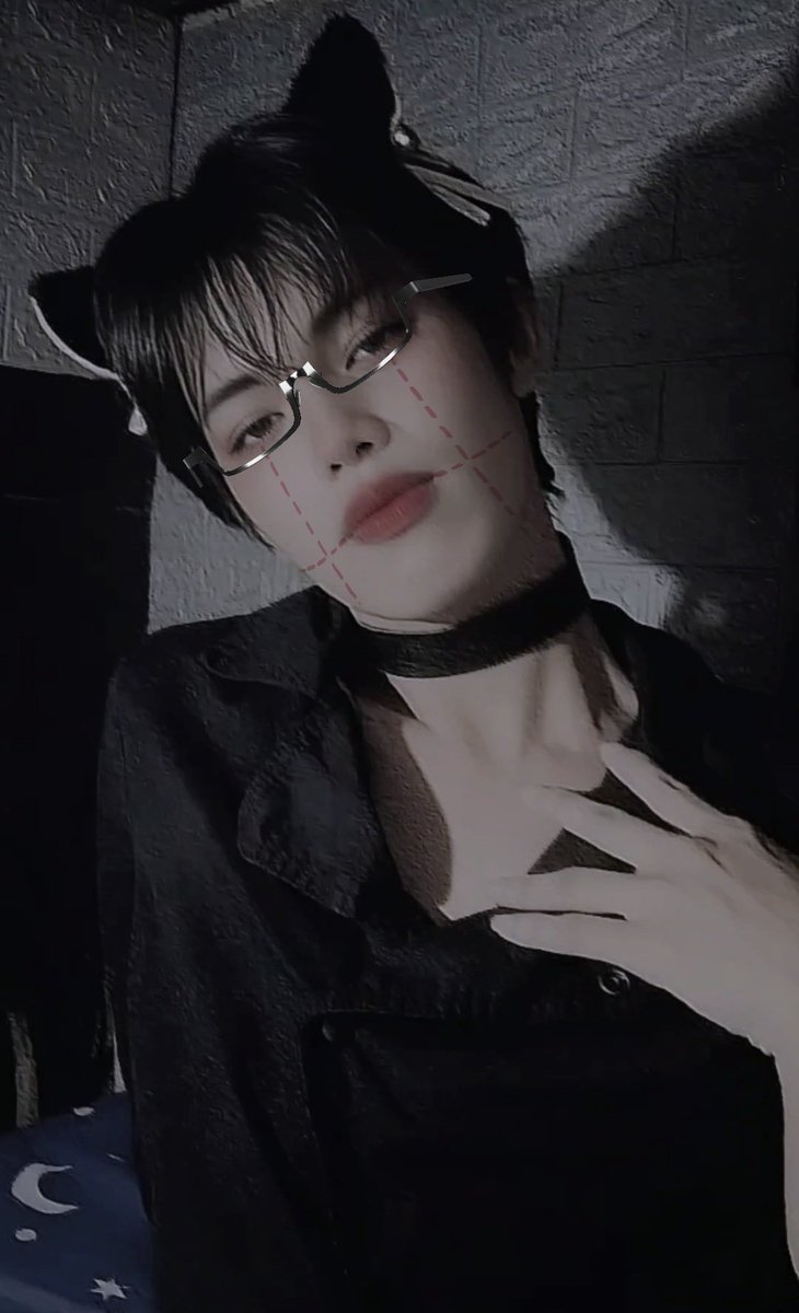 Yunli69's tweet photo. Happy Halloween🎃 https://t.co/WMxeURznns