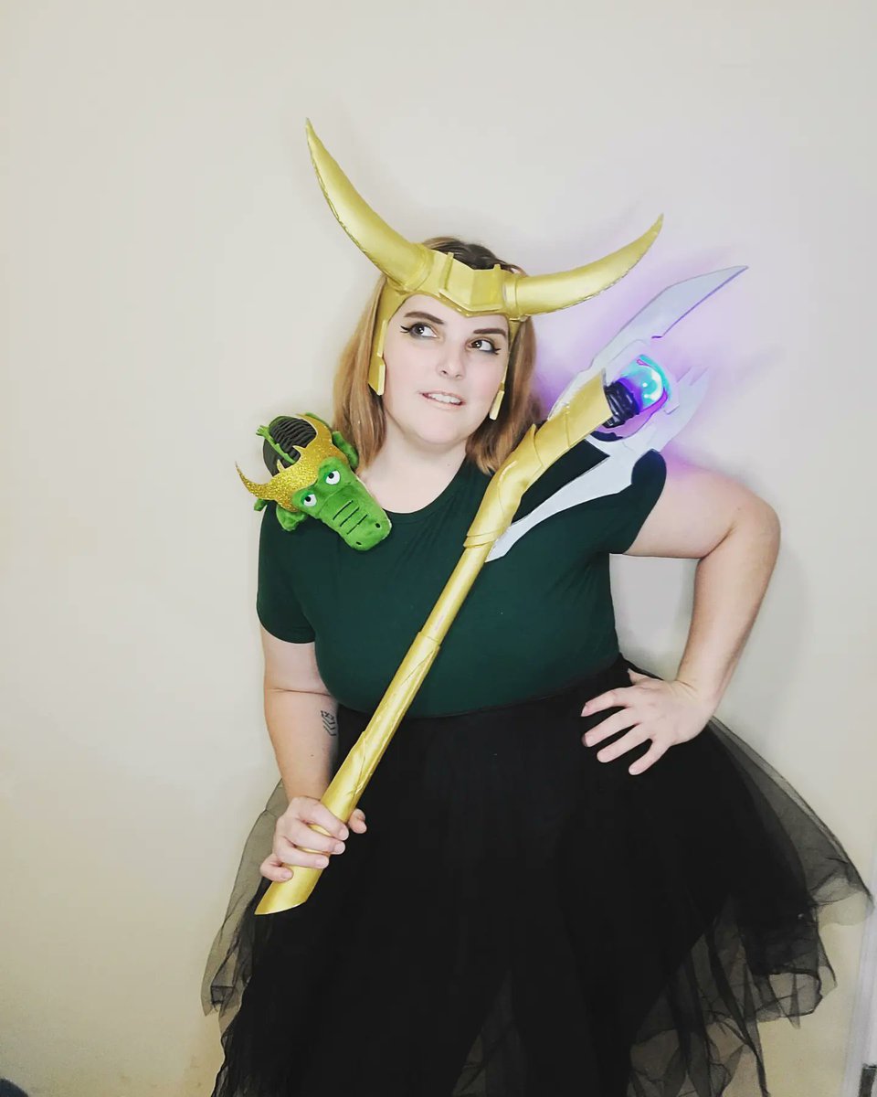 TheKorkinator's tweet photo. #HAPPYHALLOWEEN!!!! 🎃🐊👑💚💛 #Loki #AlligatorLokie #Marvel https://t.co/7H7cvToq5b