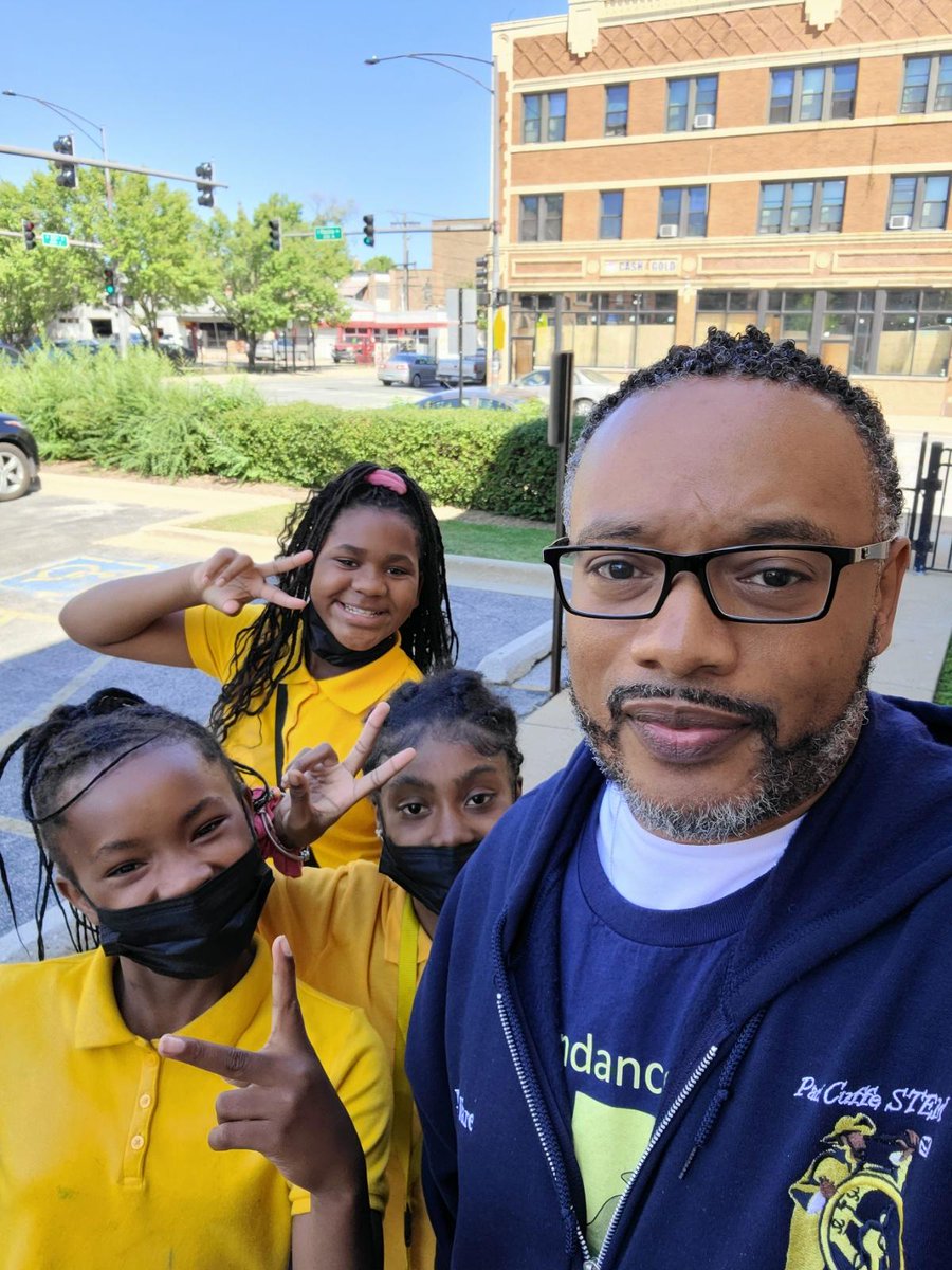 Sending a shout out to the most student and staff supportive principal in Chicago. Cuffe STEM staff are so happy to have you at the helm of this ship Principal Ware. Thanks for ALL that YOU do for the students, staff and parents of Cuffe STEM! #Fullycharged.