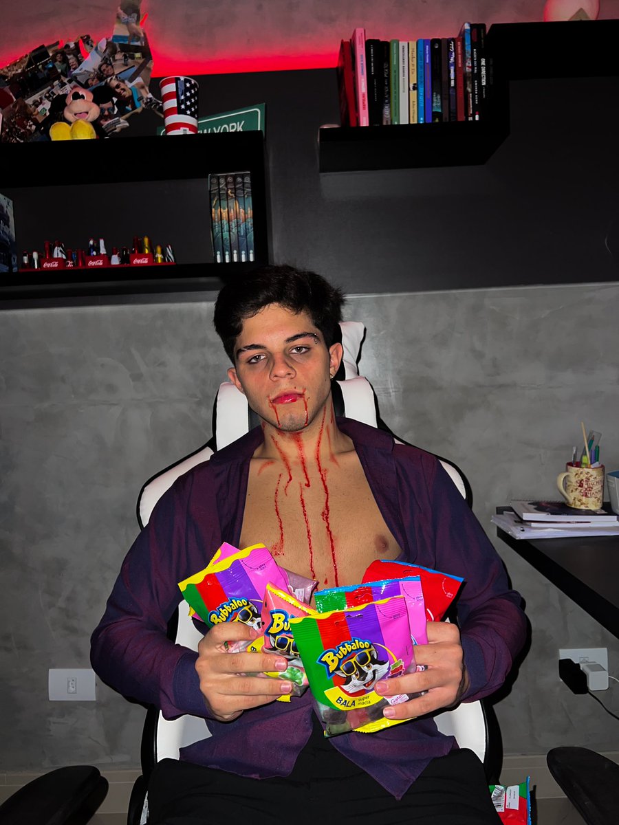 vini_vecchi's tweet photo. “festa fantasia cancelada”
eu depois de usar meus Bubbaloo pra fazer minha fantasia:
@Bubbaloo_Brasil #BubbaTocandoTerror #publi https://t.co/FmBhZ8v7pP