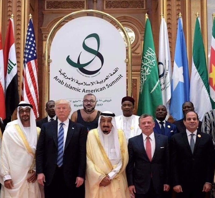 Mohammed_6_M6's tweet image. صورة لآخر قمة حضرها امير المودمنين محمد السائح 👑مع يعض الحكام العرب🇮🇱 الغائبين عن #قمة_الجزائر