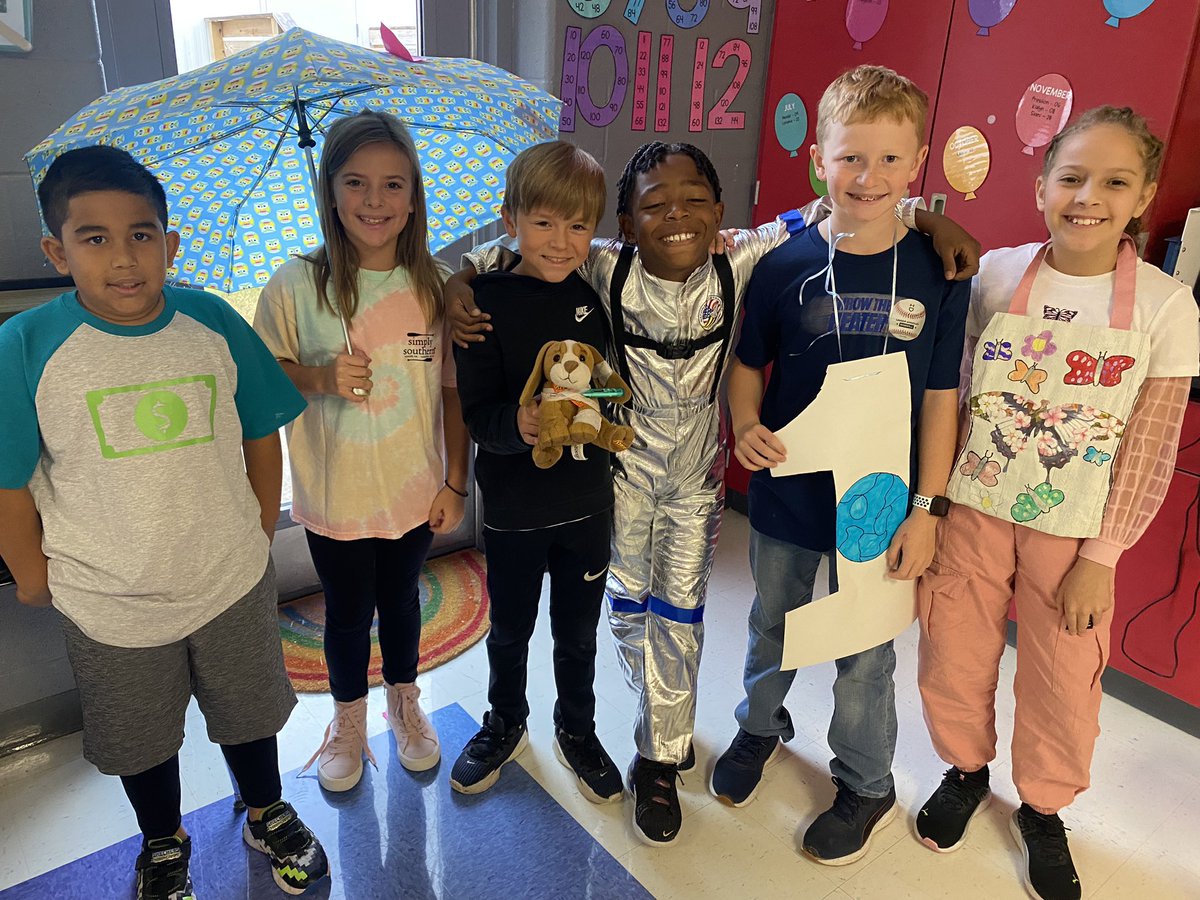 thepowerof4th's tweet photo. idioms are a piece of cake for these 4th graders! a huge shout out to these amazing 4th graders and their families for coming up with such creative costumes!! 📸🤍 https://t.co/TvJDOde8rX