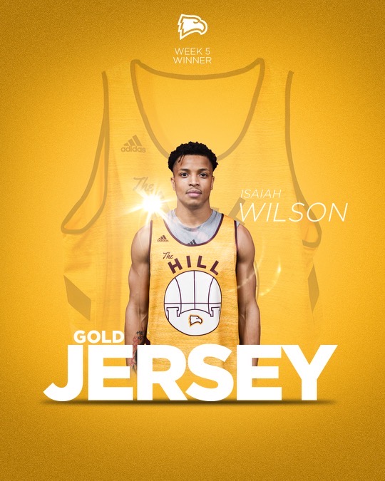 Winthrop_MBB's tweet photo. 𝕎𝔼𝔼𝕂 𝟝 𝔾𝕆𝕃𝔻 𝕁𝔼ℝ𝕊𝔼𝕐 𝕎𝕀ℕℕ𝔼ℝ: @born_poised23  

This is Isaiah’s 1st Gold Jersey of his career! 

#ROCKtheHILL https://t.co/T48ap9uKVS