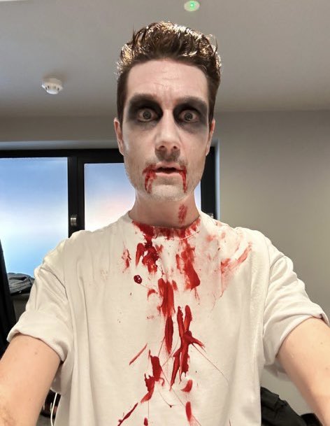 poorlydbastille's tweet photo. 😯👀 https://t.co/rmOKxnmSwK