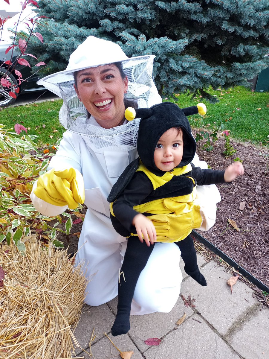 They made me do it again…and I’m so glad for that. What a fun time we had getting into these things 😂. Happy Halloween from myself, Katy and Ava-bee! 🐝 🎃 #ldnont