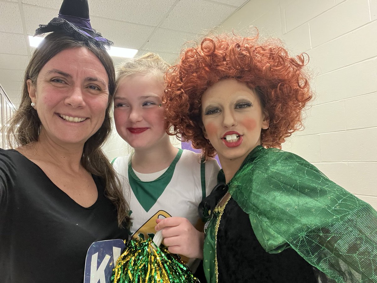 Mrs. Ray tweet media