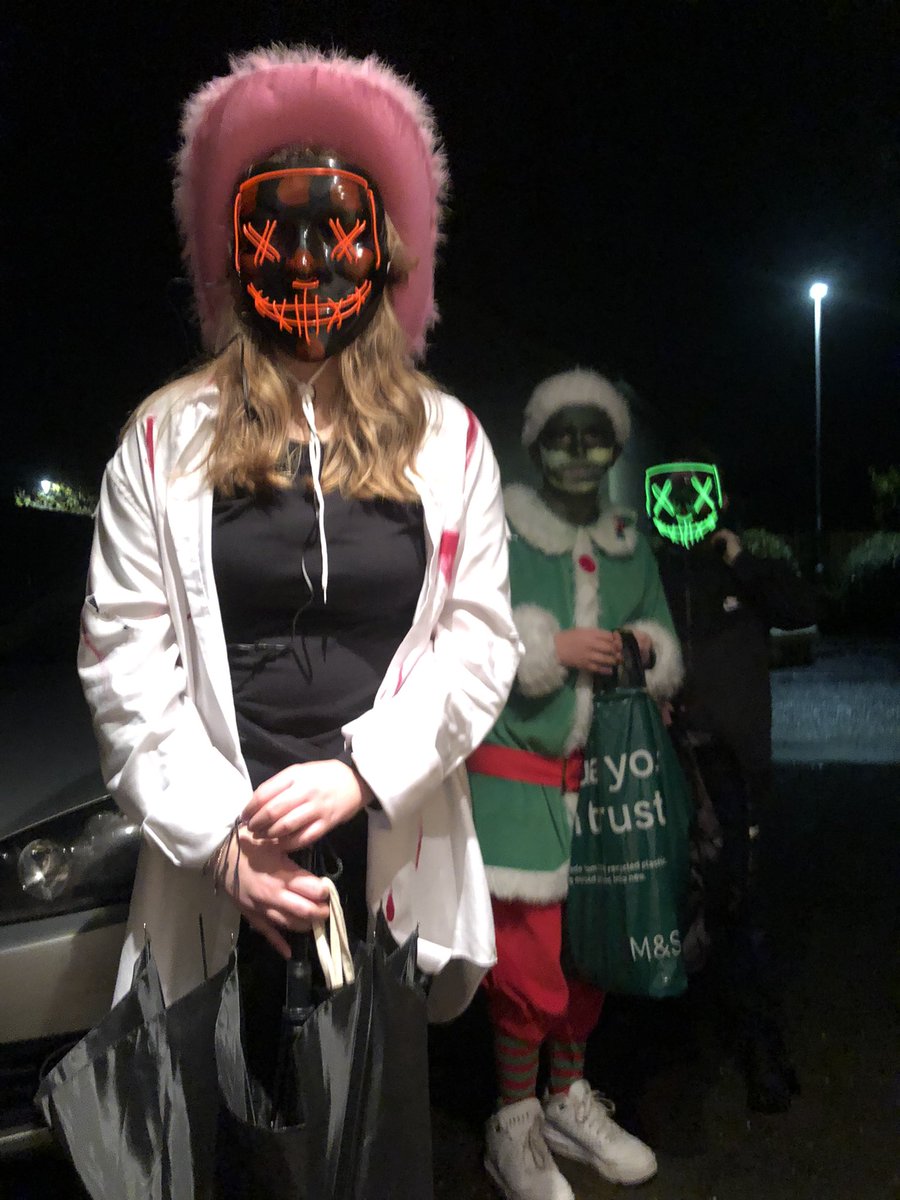 DanielaSime's tweet photo. One of my favourite nights of the year in #Scotland when the #guisers turn up with their funny costumes and jokes. A guy was literally a bloody shower! And my own plague doctor ready to spook the neighbours. Booo-berry pie anyone? #Halloween2022 #Scottishtraditions https://t.co/wIvfC4OJDK