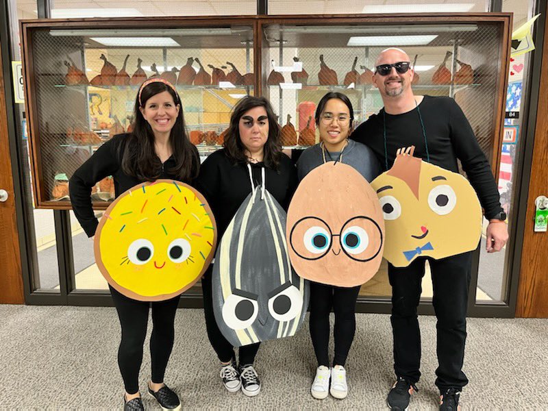 MissHKwon's tweet photo. Happy Halloween from the 3rd grade team!😝👻🎃 https://t.co/sfZGhnpfc2