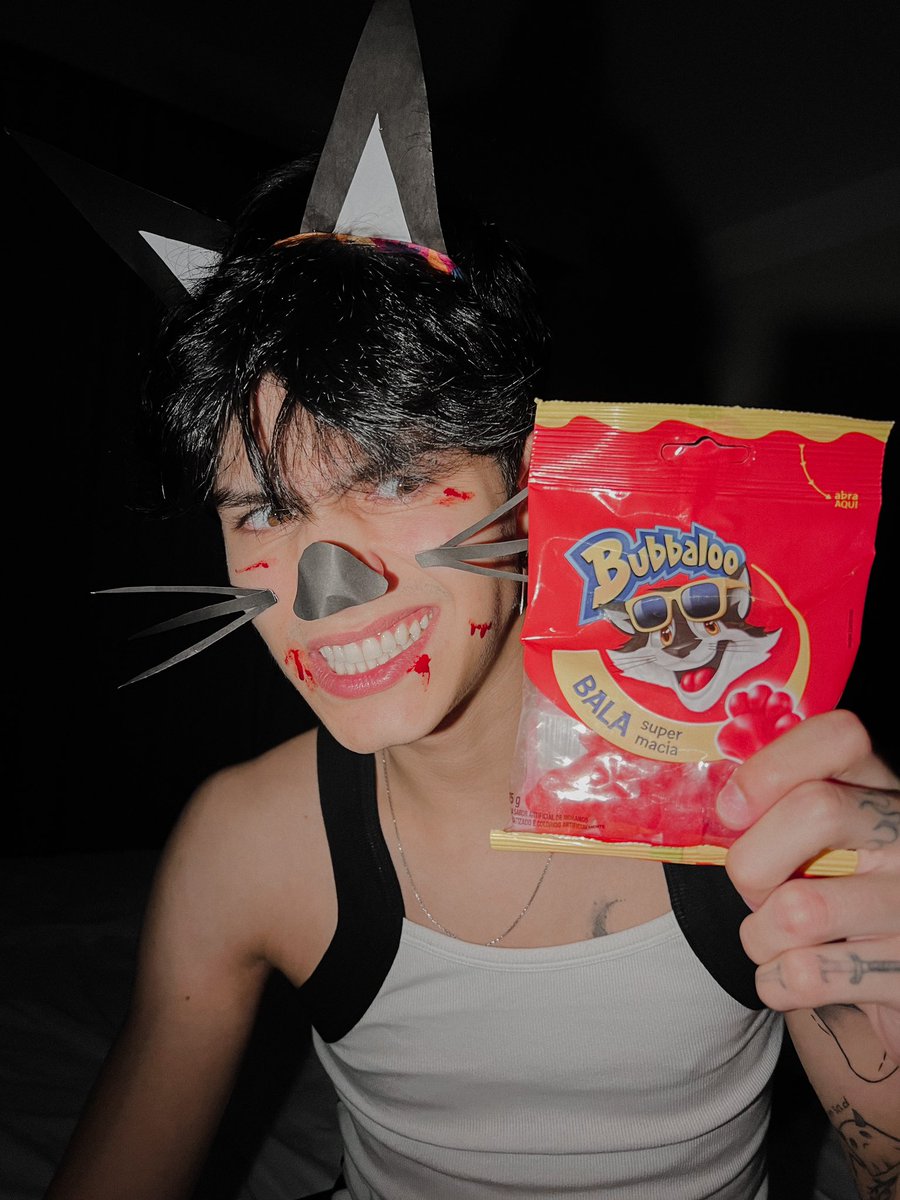 jpmota's tweet photo. a festa fantasia foi cancelada
eu me preparando pra festa com @bubbaloo_brasil:
#bubbatocandoterror #publicidade https://t.co/s2je1BKv5H